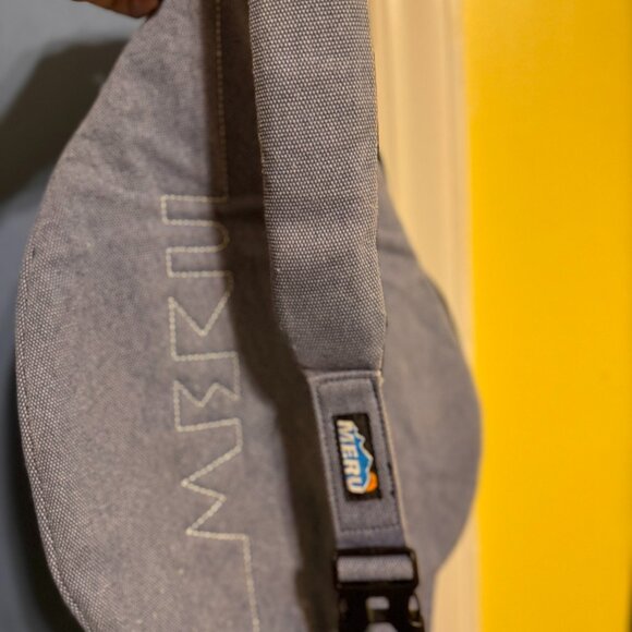 CHAMBRAY BLUE SLING BAG - Picture 3 of 3